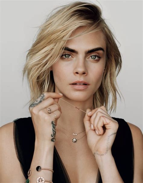 Cara Delevingne displays her bikini body in strapless two